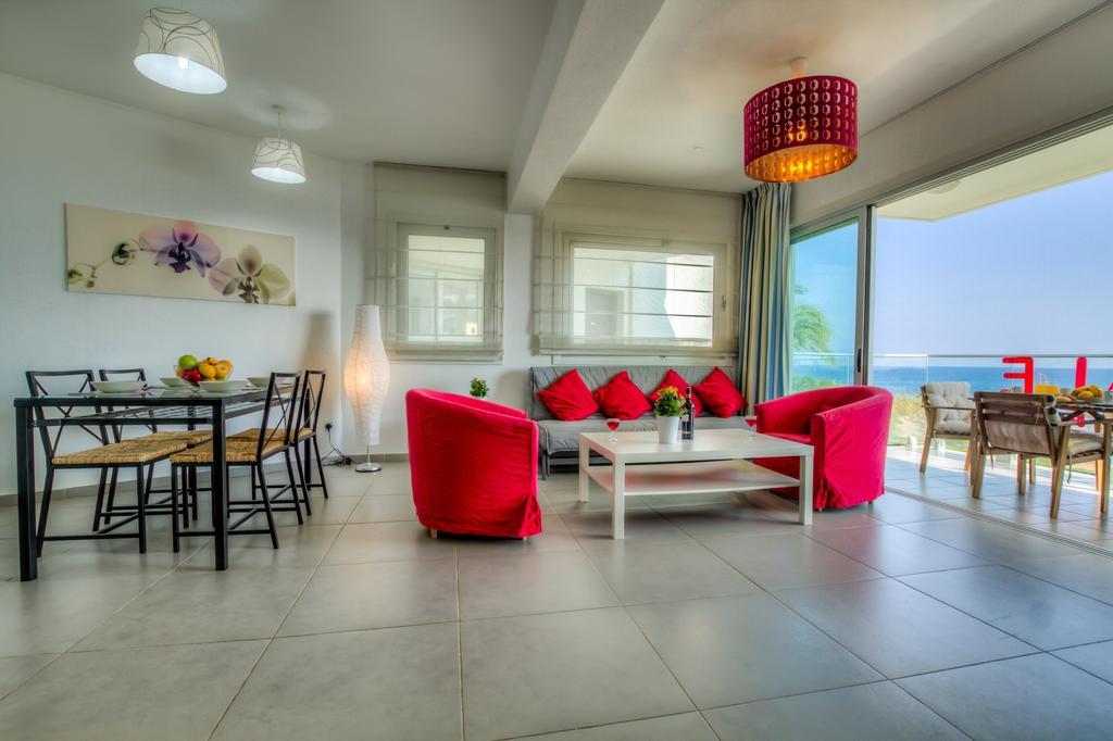Beachfront Trident Protaras Exterior foto