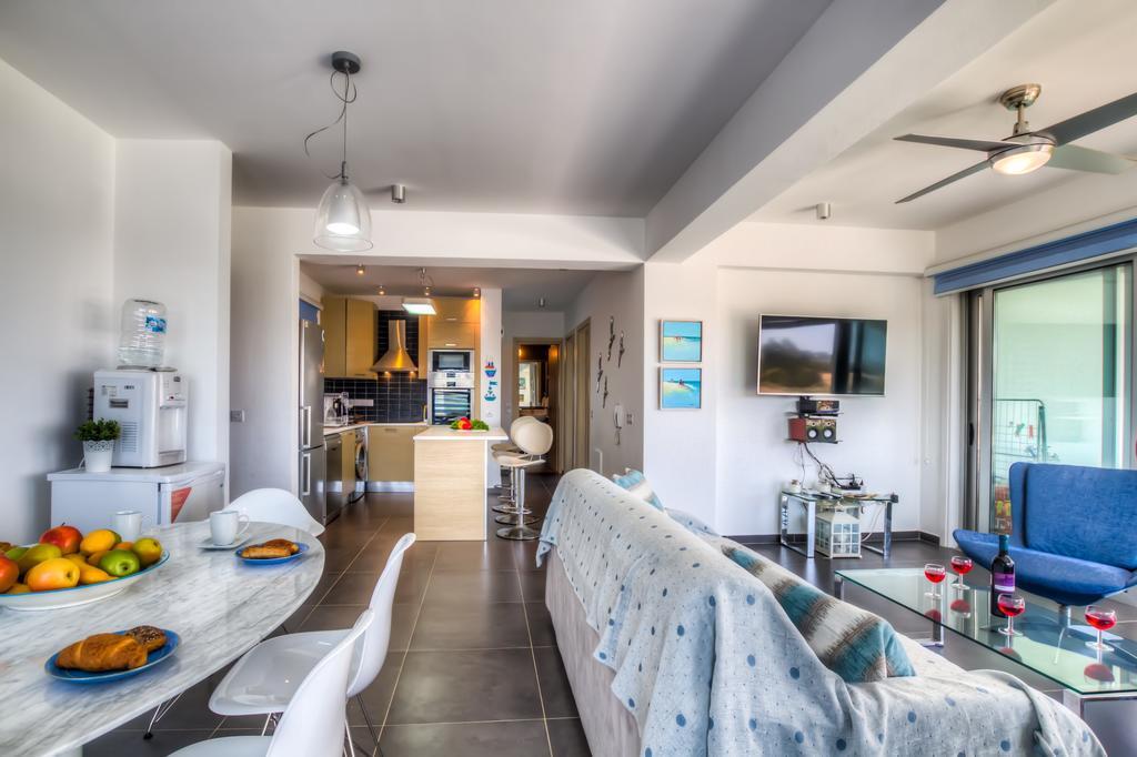 Beachfront Trident Protaras Exterior foto