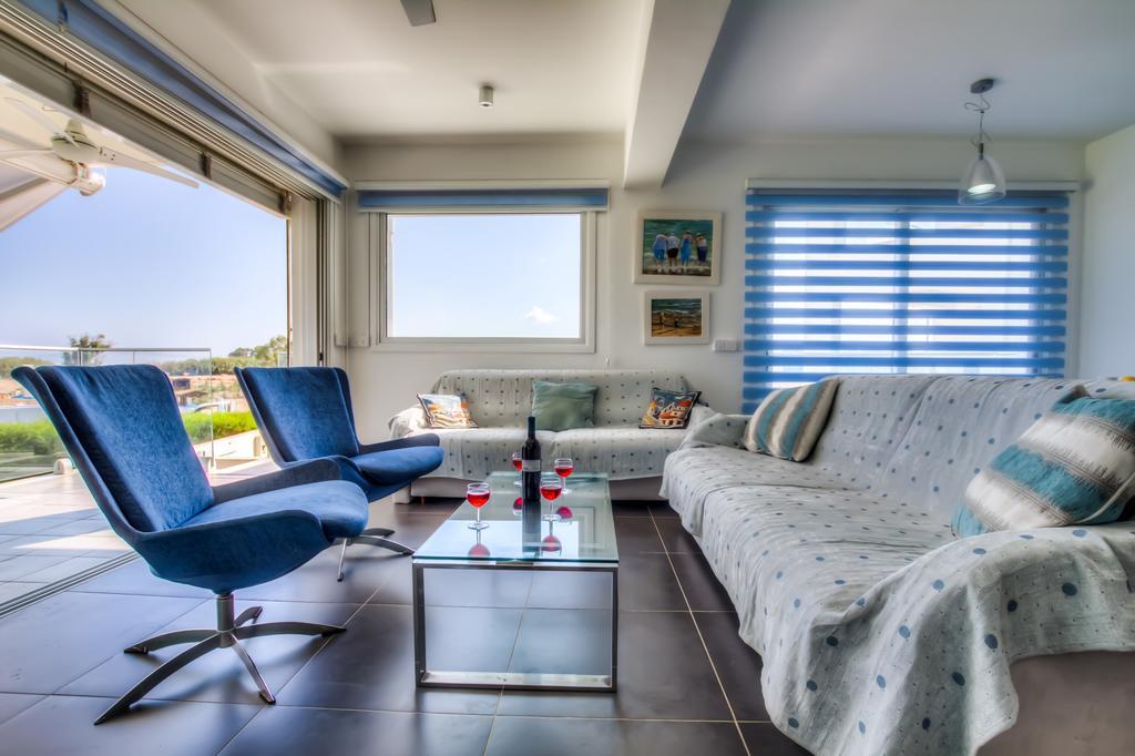 Beachfront Trident Protaras Exterior foto