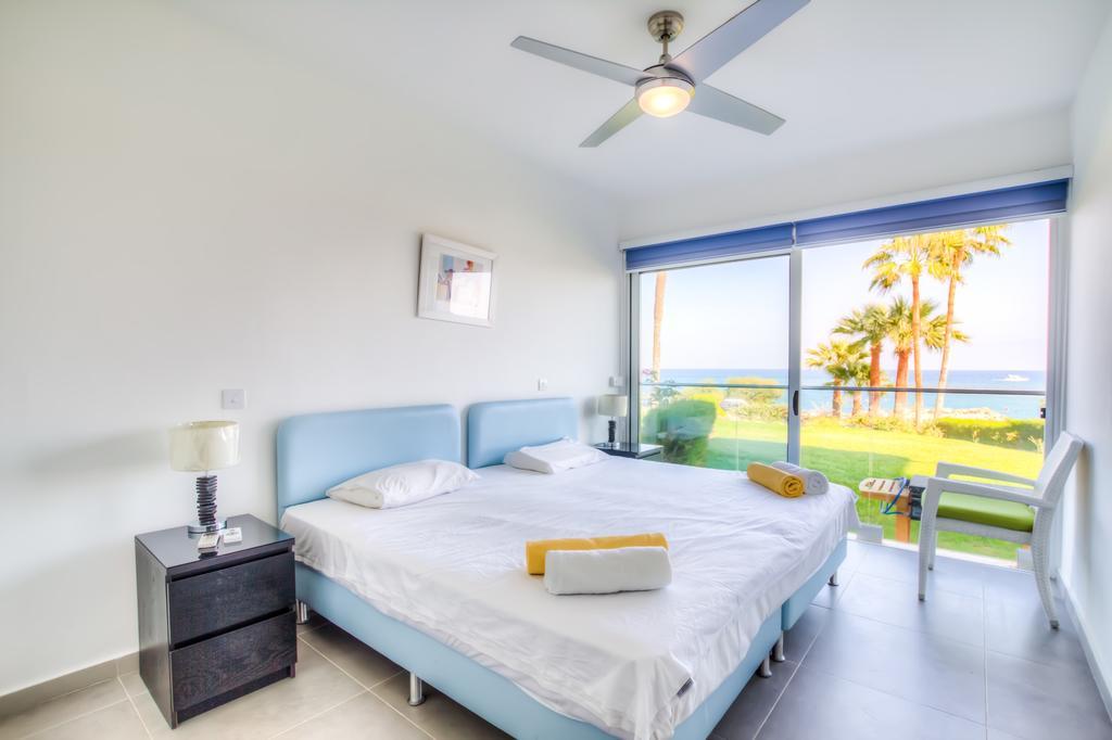 Beachfront Trident Protaras Exterior foto