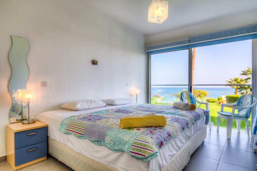 Beachfront Trident Protaras Exterior foto