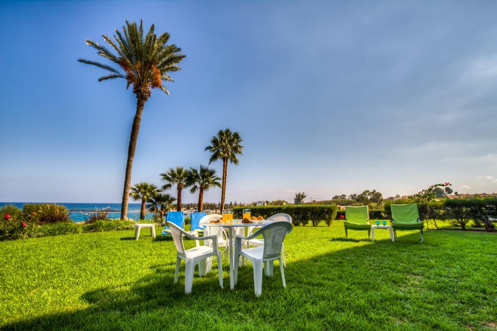 Beachfront Trident Protaras Exterior foto