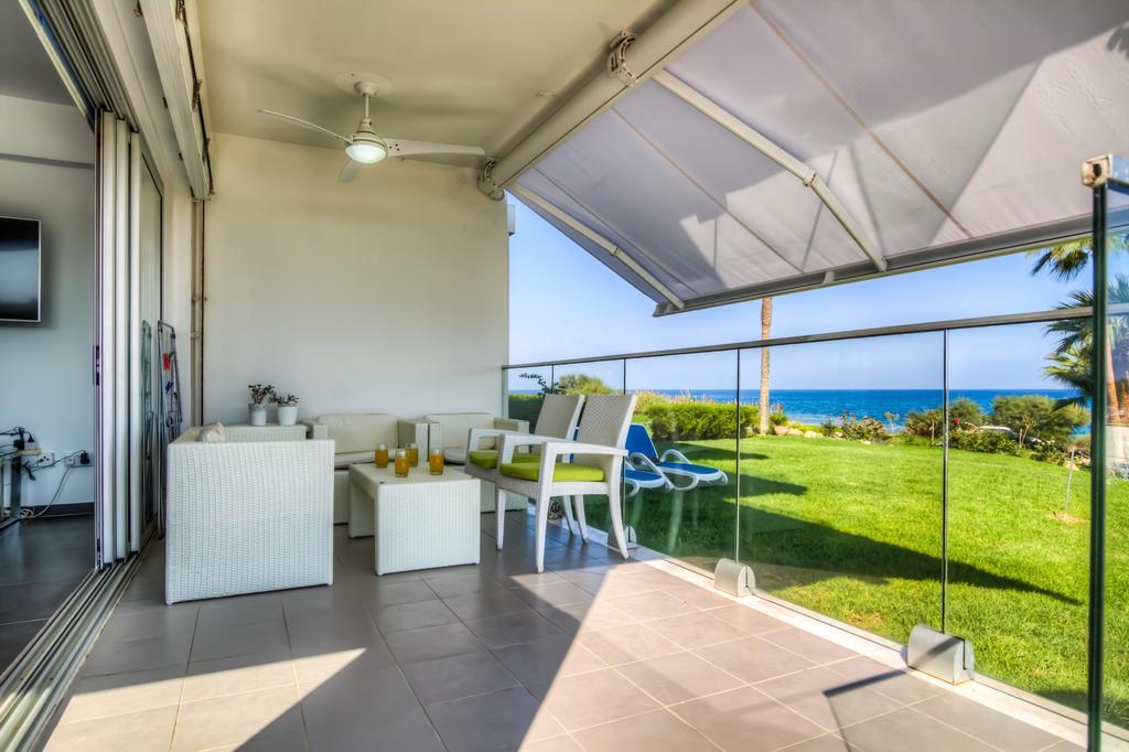Beachfront Trident Protaras Exterior foto