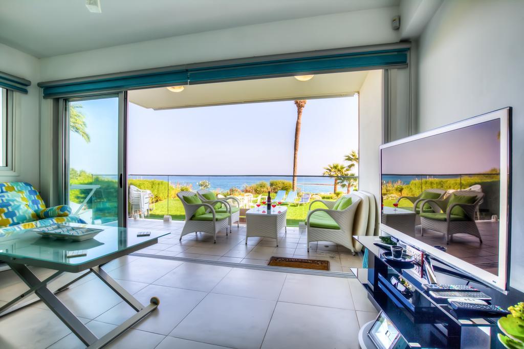 Beachfront Trident Protaras Exterior foto